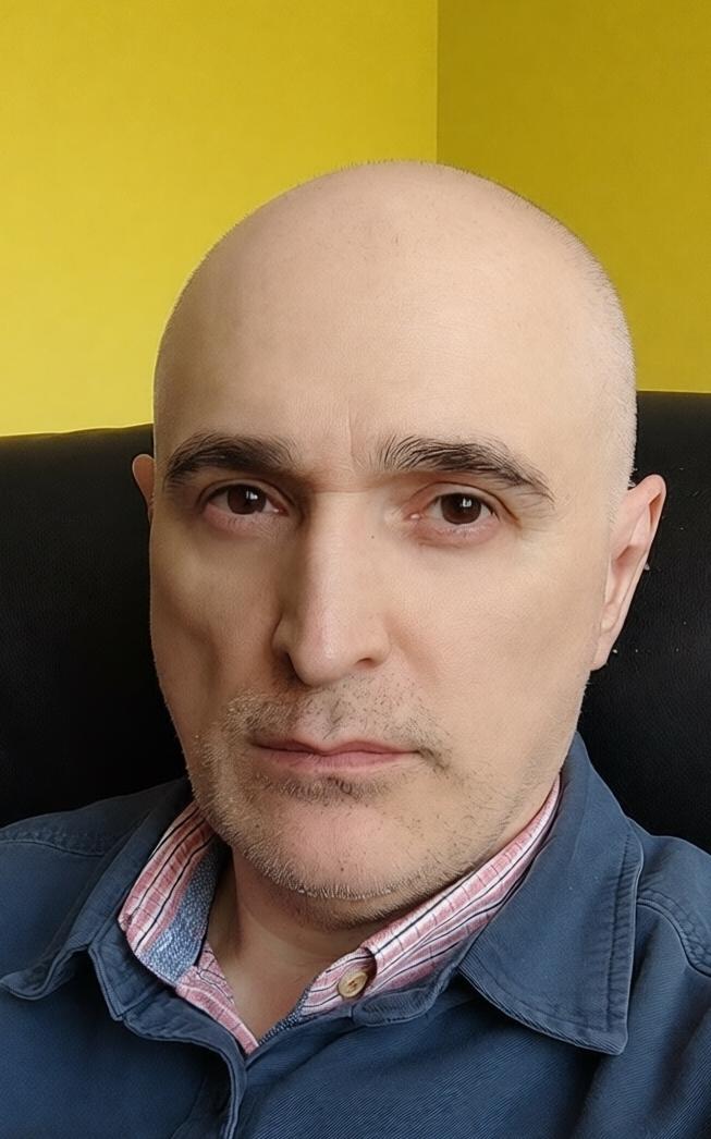 Уже свыше 20 лет занимаюсь тестированием программного обеспечения — от анализа требований до проверки финальных релизов. За это время накопил обширный опыт в обеспечении качества ПО