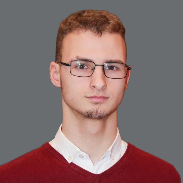 Спикер конференции «Знание. Наука», совладелец компании Tommilabs (разработка программного обеспечения для бизнеса и мобильных приложений), владелец интернет-магазинов, автор поисковых систем на основе искусственного интеллекта