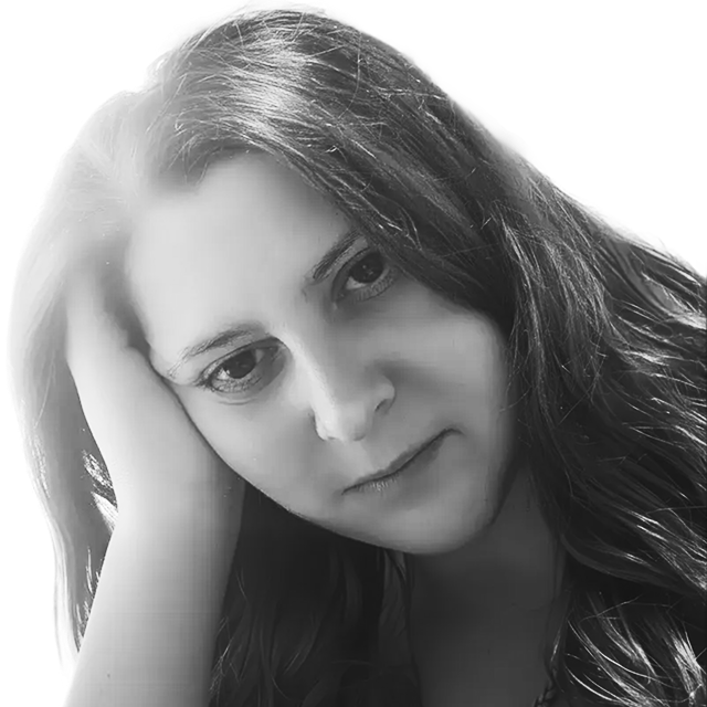 Более 15 лет опыта в сфере дизайна, 4 года преподает в Академии ТОП