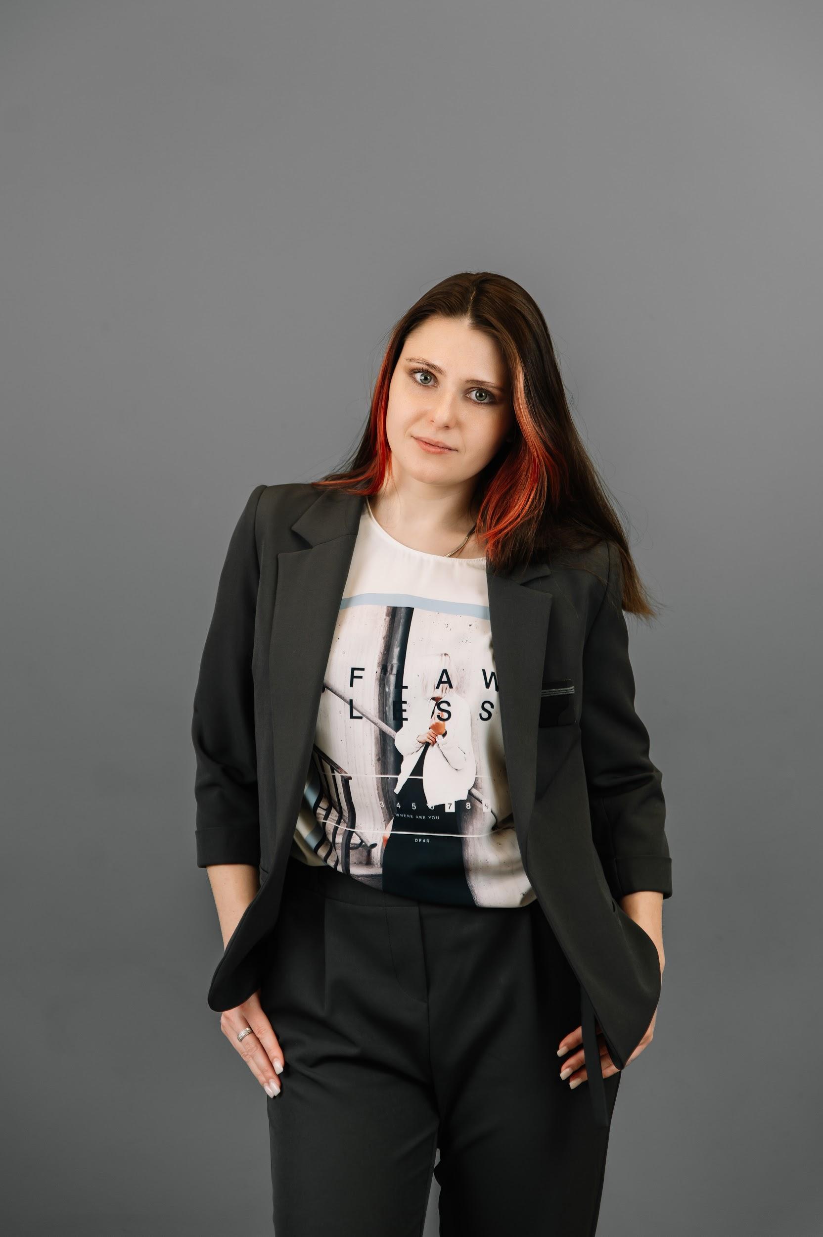 Архитектор, лауреат множества дипломов первой и второй степени от Союза проектировщиков и Союза архитекторов России, а также дипломант международных конкурсов (II место)