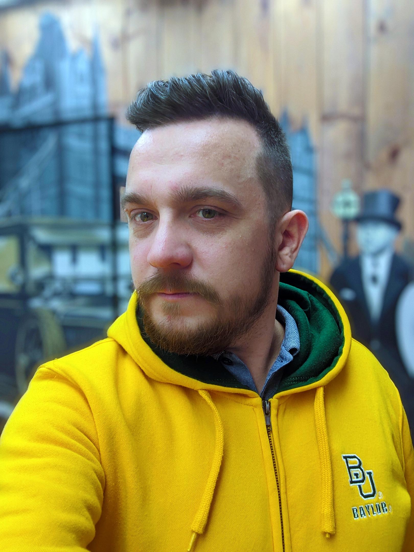 Преподаватель IT для детей 7–16 лет (5+ лет опыта), обучил свыше 700 учеников; веду практические проекты по созданию сайтов, игр и 3D‑моделей. Был тестировщиком в IT‑компании, участвовал в тестировании продуктов VK (с 2017, сейчас пауза).