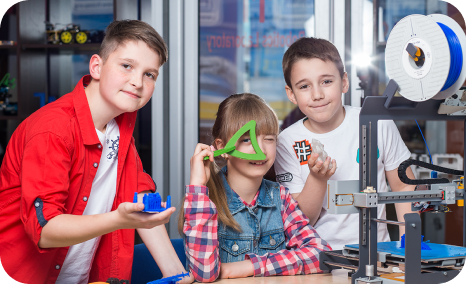 Мы считаем, что современное образование — тандем преподавателя и студента. Все участники процесса работают на равных, в комфортных лабораториях с передовым оборудованием