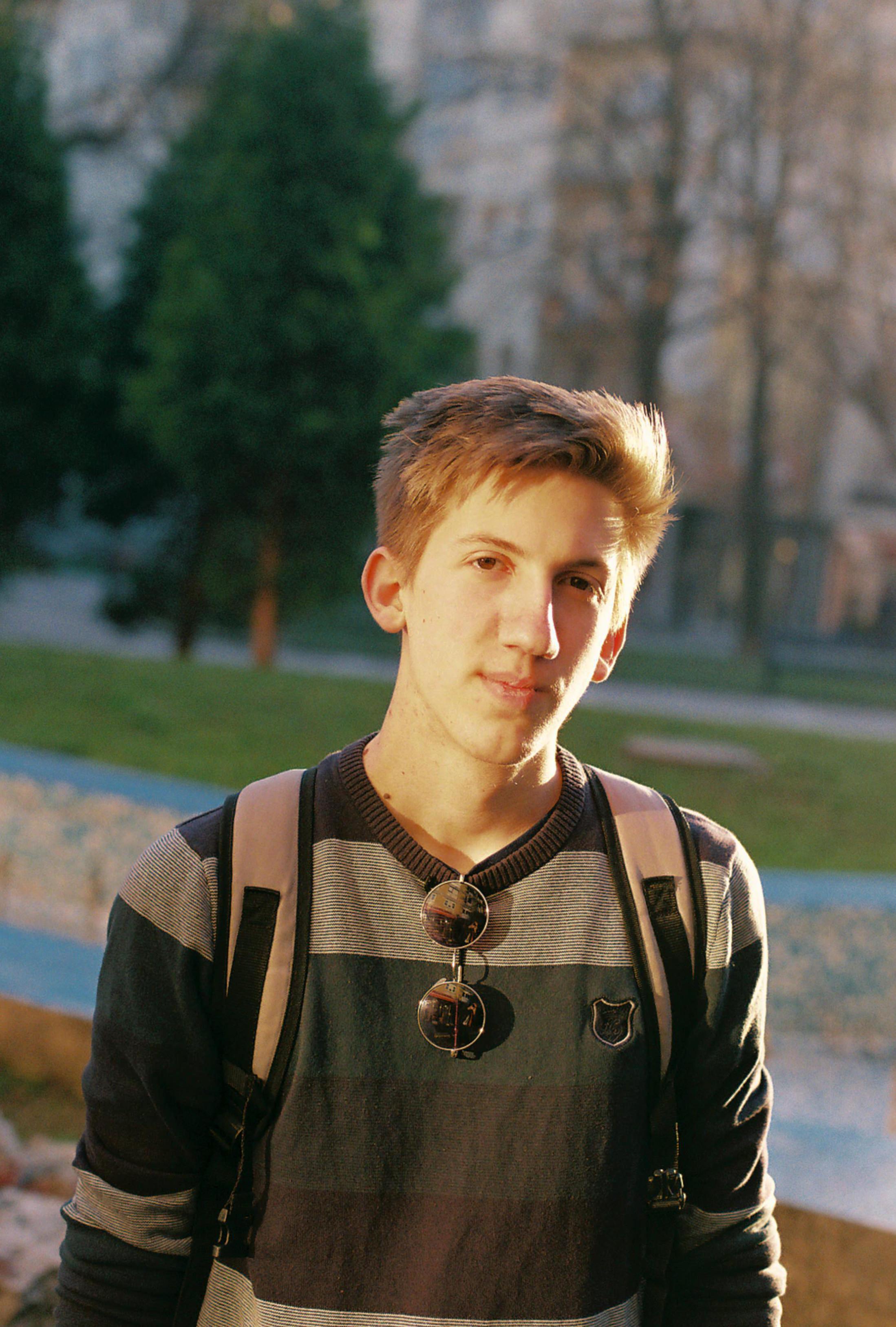 Занятия онлайн реально удобные: если пропускаю эфир, вечером пересматриваю запись. Теперь могу совмещать подготовку с тренировками по футболу