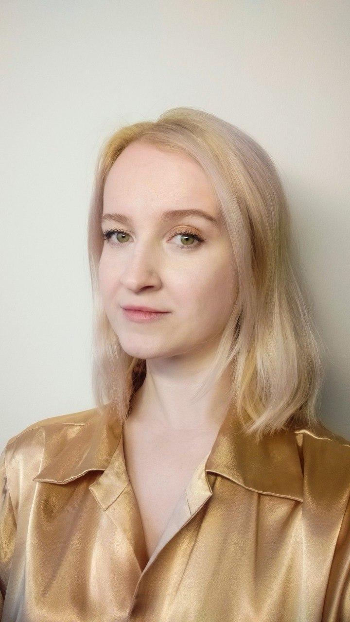 Липецкий Государственный Университет имени Семёна Тянь-Шанского, педагогический опыт более 3-х лет.
Фотограф, художник, графический дизайнер.
Опыт работы 7 лет. Фриланс, графический дизайн, дизайн интерьеров. Фотограф, видеограф, съёмка 3d туров, фото и видео обработка. Художник-иллюстратор, старший дизайнер. 
Более 20 участий в выставках, пленэрах, арт-проектах. Персональная фотовыставка