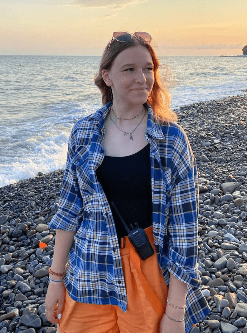 Старший вожатый 
IT Top Travel Компьютерной Академии ТОП
Учитель немецкого языка и педагог-организатор