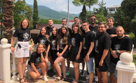 Наши специалисты вдохновят, привьют интерес к учебе, к созданию собственных проектов, научат работать самостоятельно и в команде