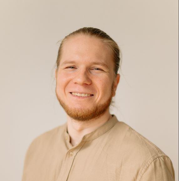 Проекты: Участие в соревнованиях по информатике среди групп "Программирование и Информационные системы" - 1 место. Участник 2016 года в "Обеспечение безопасности корпоративных данных компании" в банке. Опыт работы преподавателем более 3х лет