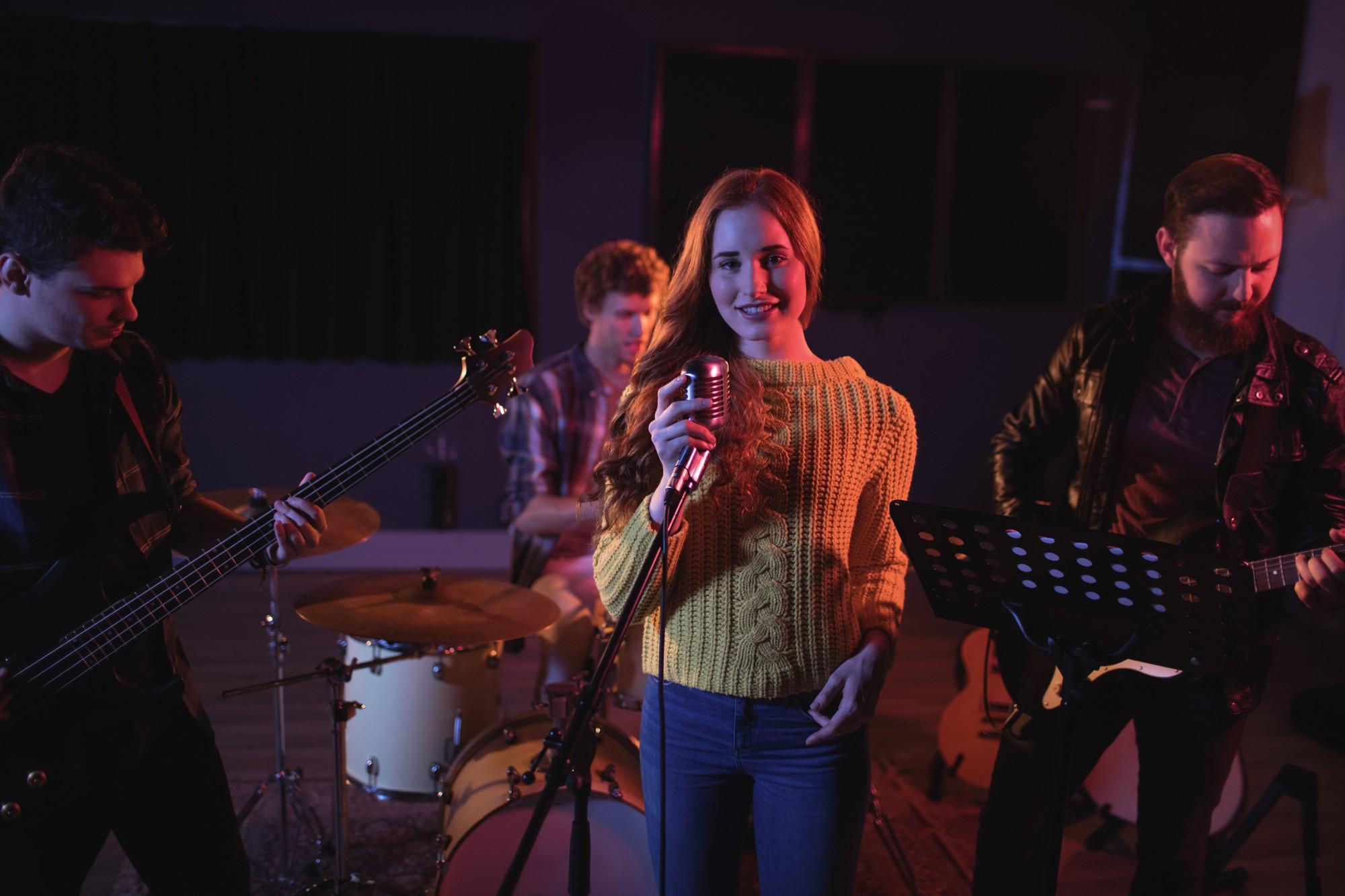 «Не школа музыки» обучает и объединяет учеников: каждую неделю проводит творческие встречи.