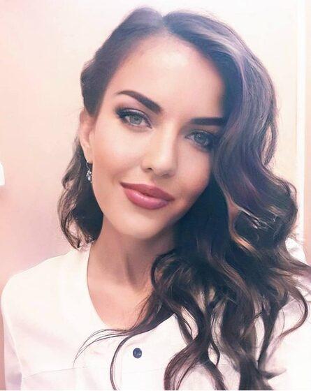 Доктор 
IT Top Travel Компьютерной Академии ТОП
15 лет в педиатрии
Награждена за заслуги в области здравоохранения
5 лет в образовании медицинских работников (преподаватель)

