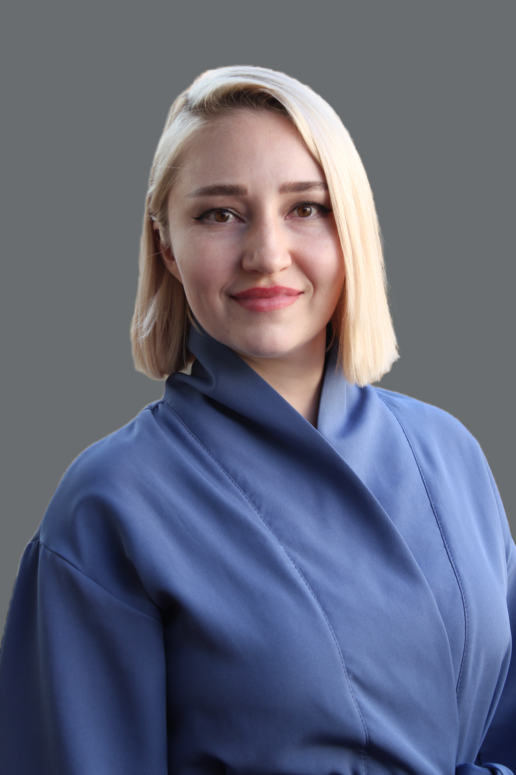 Дизайнер компании MAREOLE (производство корпоративных эко-подарков), участник Международного типографического фестиваля «Типомания 2018», эксперт и куратор участников WorldSkills (компетенция «Графический дизайн») в рамках Московского делового молодёжного проекта