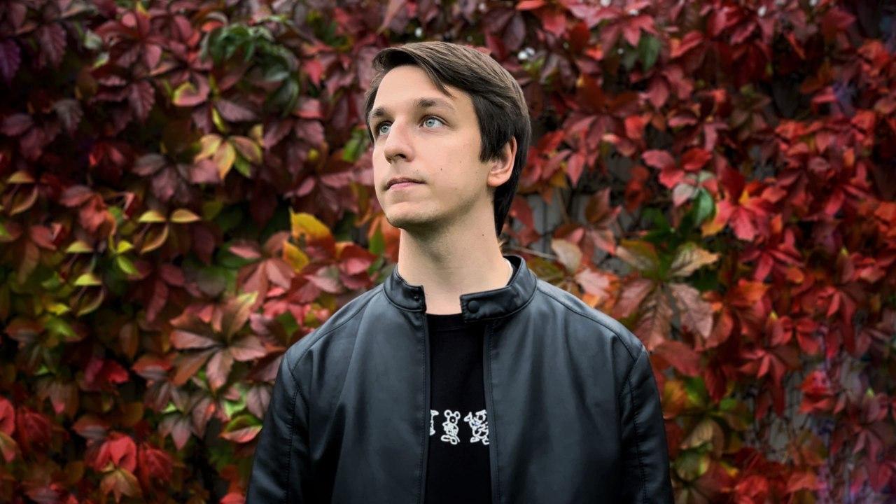 Специалист по развитию учебного процесса в Компьютерной Академии TOP

- Профильное образование - Режиссер/Педагог;
- Педагог и разработчик образовательных программ со стажем более 5-ти лет;
- Автор видеоконтента для таких компаний как «Сбербанк», «Concept Group», «Oodji», «Райффайзенбанк» и др;
- Участник пресс-открытия Планетария №1 в Санкт-Петербурге;
- Автор идеи и режиссер интерактивного веб-проекта "Звуки Улиц"